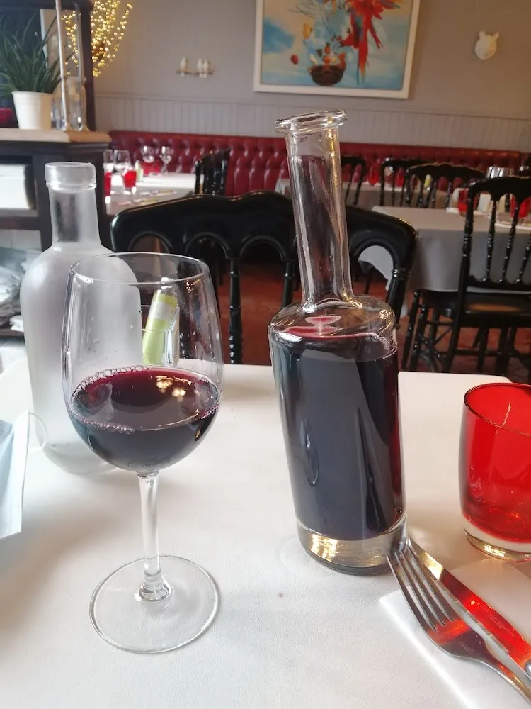 Comme Le Nom l'indique Même Le Vin Est Décalé